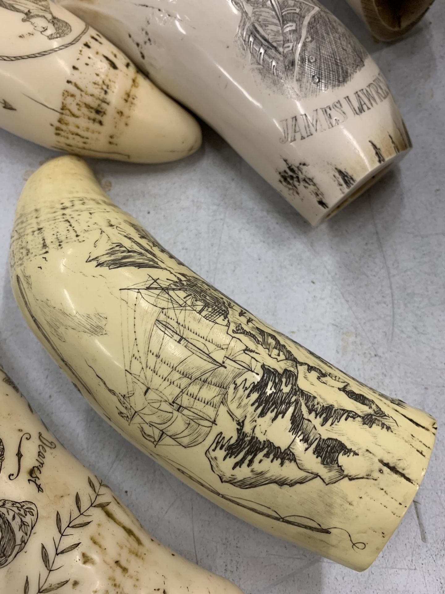 EIGHT PIECES OF SCRIMSHAW STYLE COLLECTABLES - Image 2 of 3