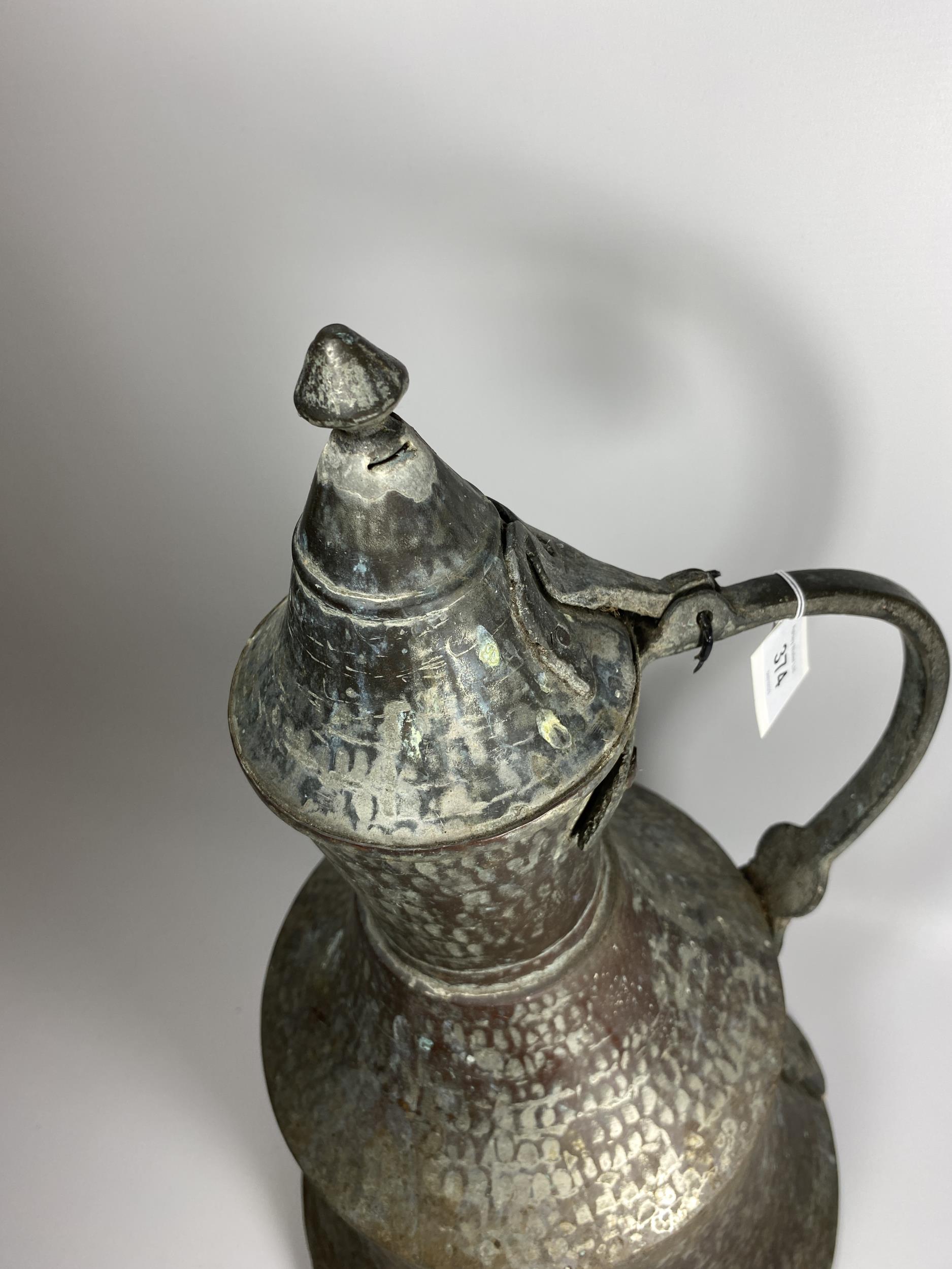 A LARGE LATE 19TH / EARLY 20TH CENTURY MIDDLE EASTERN COPPER WATER VESSEL, HEIGHT 50CM - Image 2 of 3