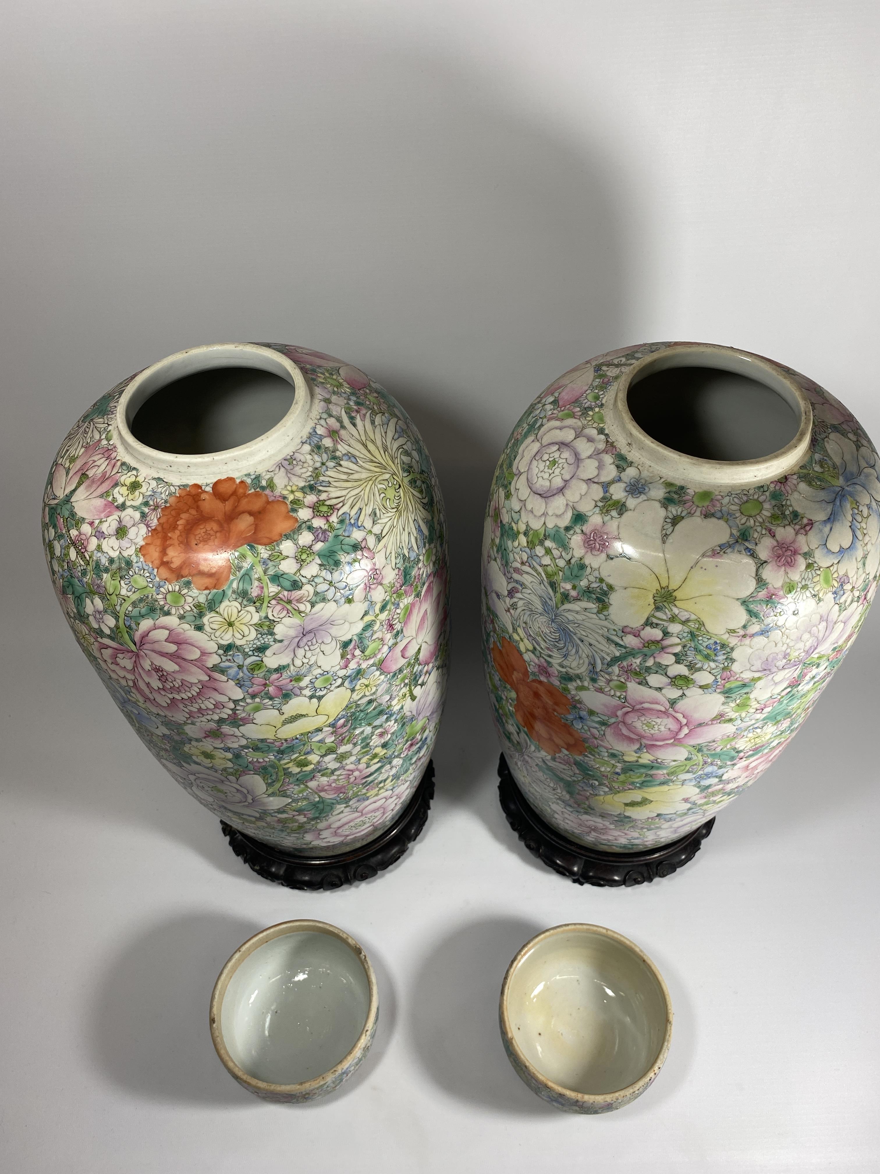 A PAIR OF LATE 19TH CENTURY CHINESE QING FLORAL DESIGN LIDDED JARS ON WOODEN STANDS, QIANLONG MARK - Image 4 of 29