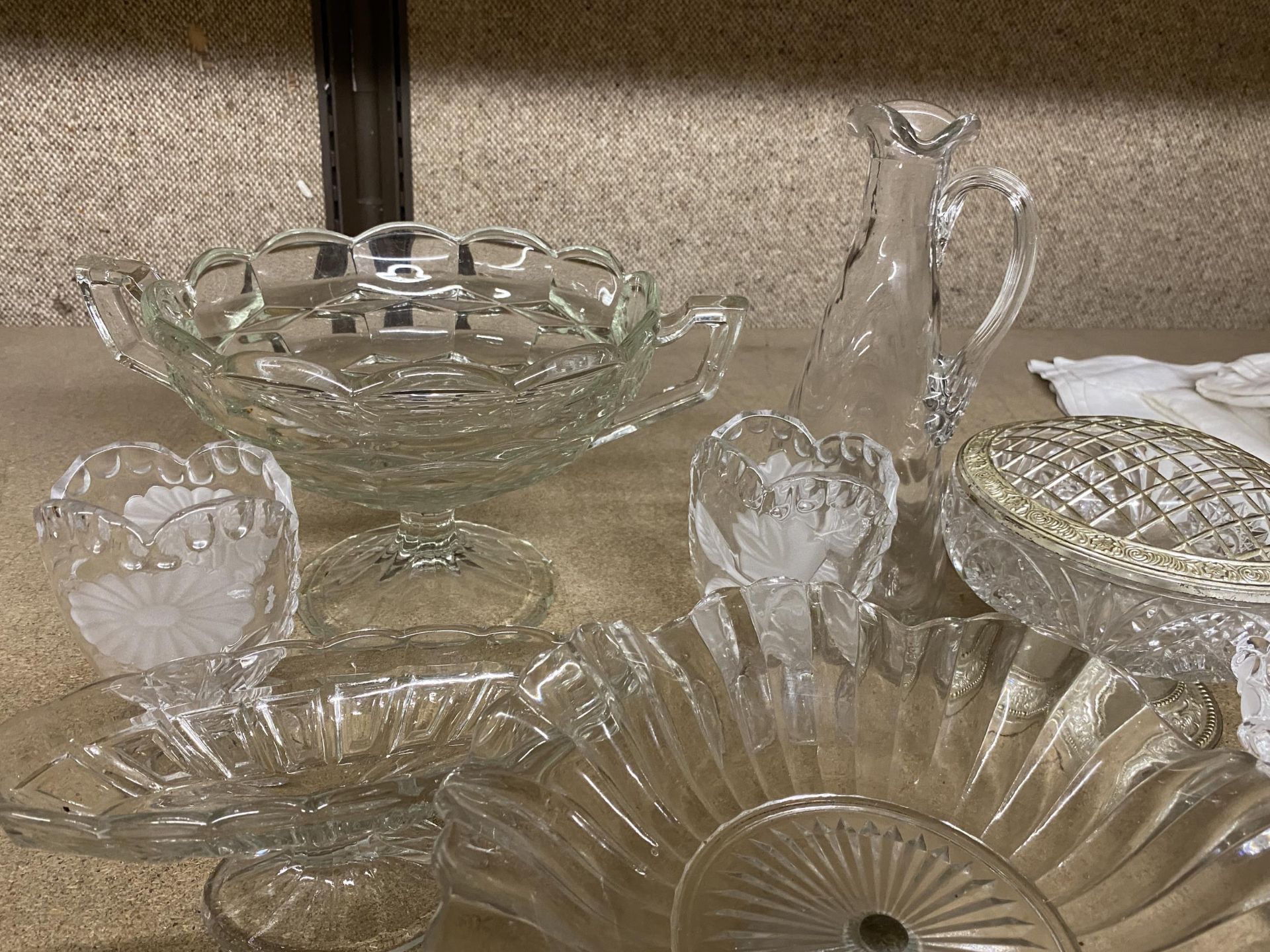 A MIXED GROUP OF VINTAGE GLASSWARE, CUT GLASS ETC - Image 2 of 2