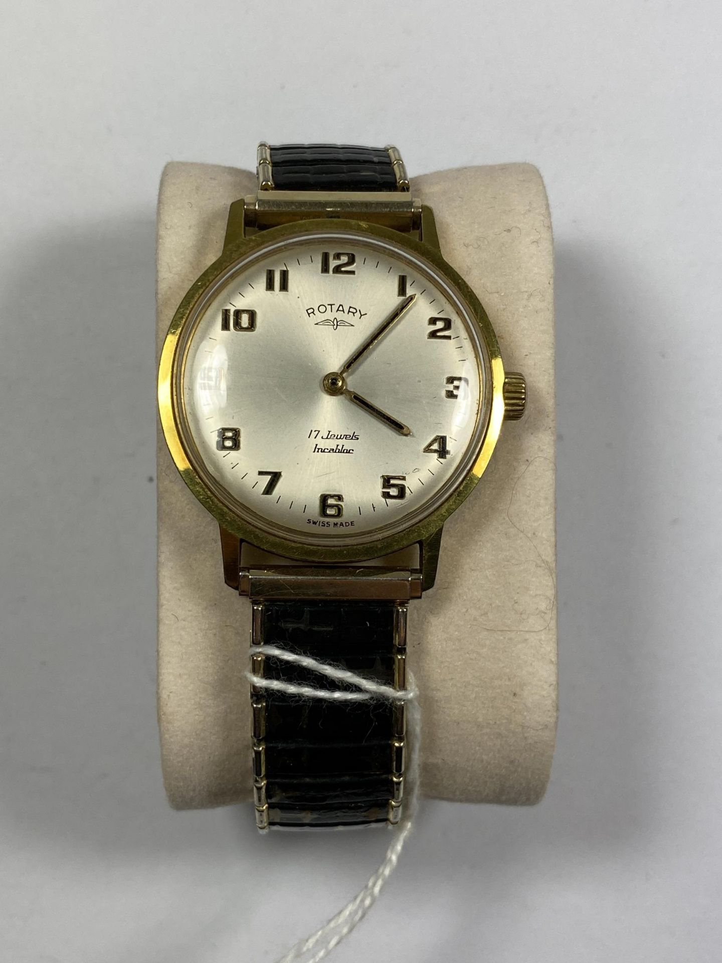 A VINTAGE ROTARY 17 JEWELS WATCH