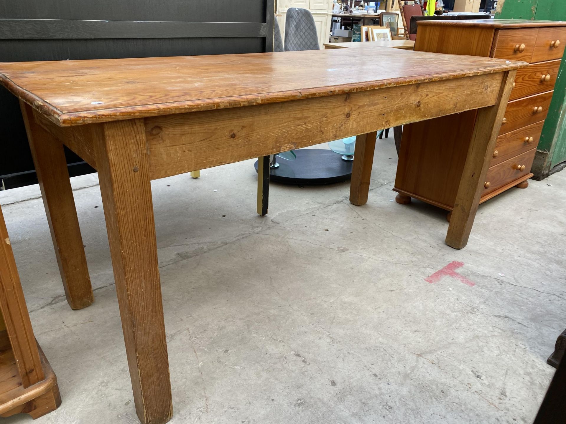 A VICTORIAN STYLE PINE KITCHEN TABLE, 63X25" - Image 2 of 3