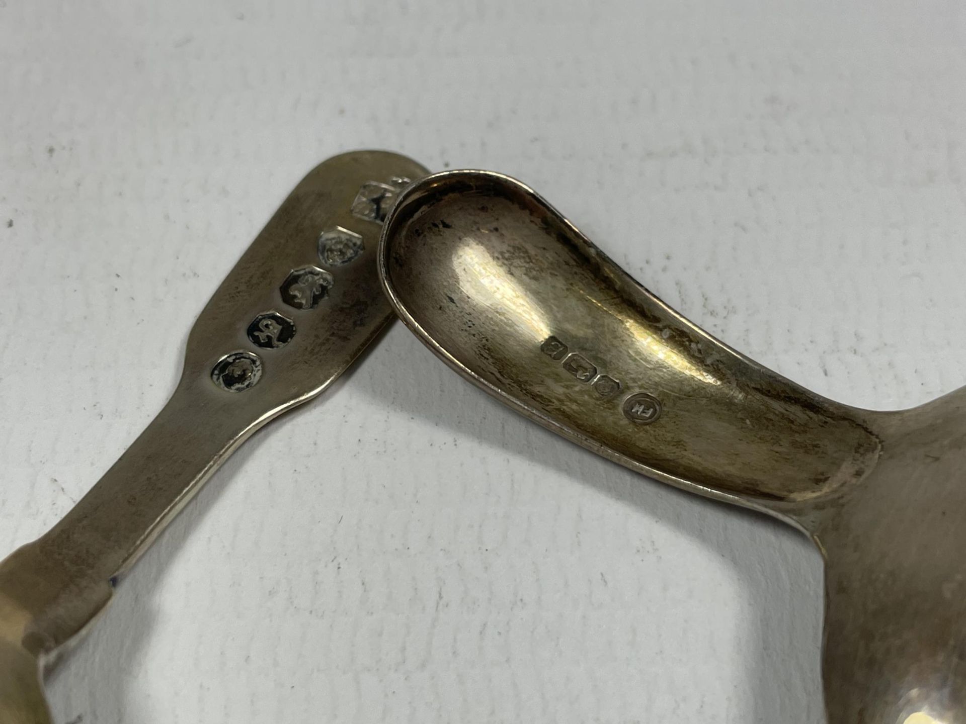 TWO SILVER TEA CADDDY SPOONS / SCOOPS - ONE WILLIAM IV, LONDON, 1836 - Image 3 of 4