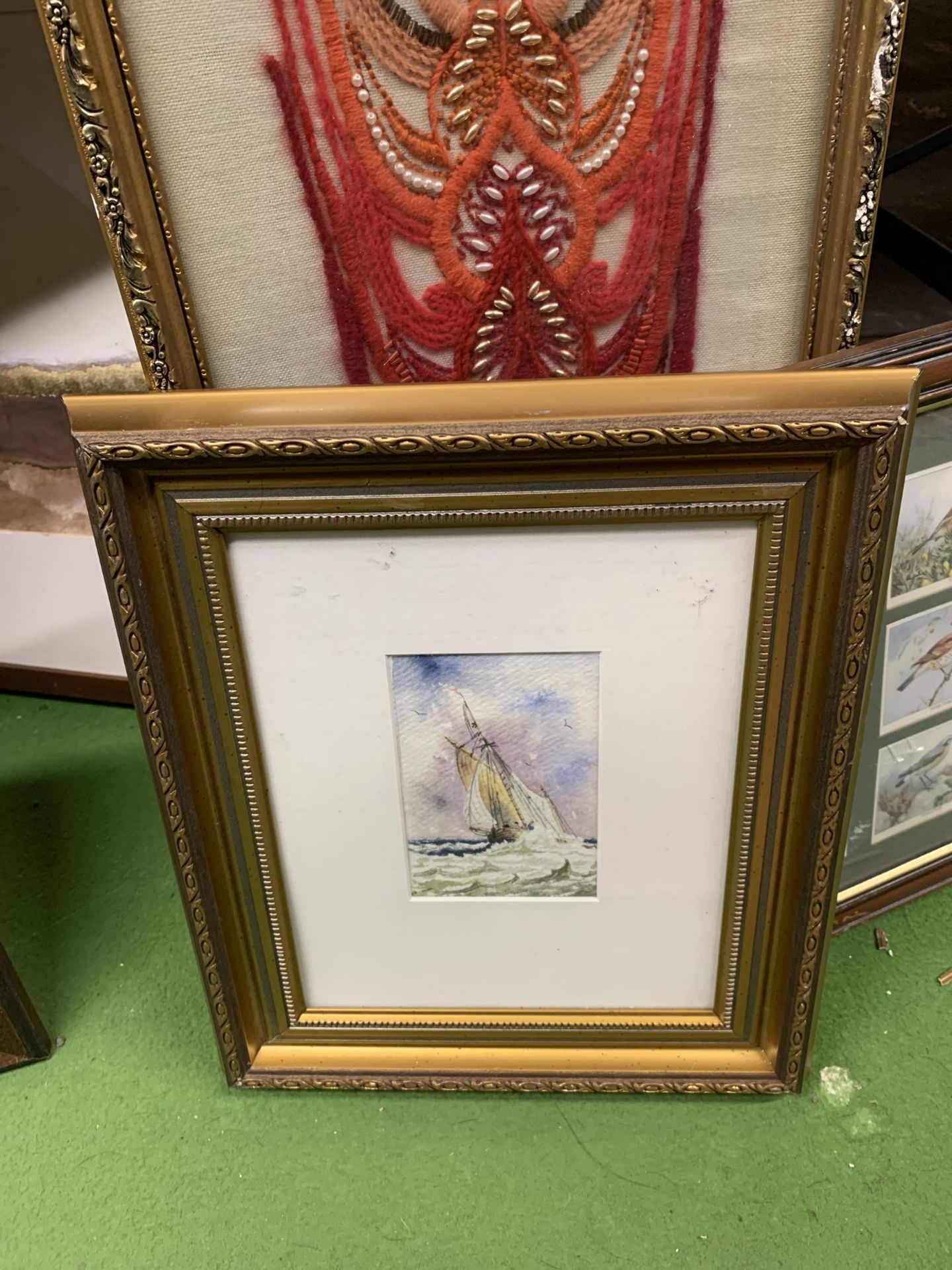 A FRAMED WATERCOLOUR OF A SAILING BOAT, FRAMED SET OF BIRD CARDS, LIMITED EDITION OF A LABRADOR - Image 3 of 5