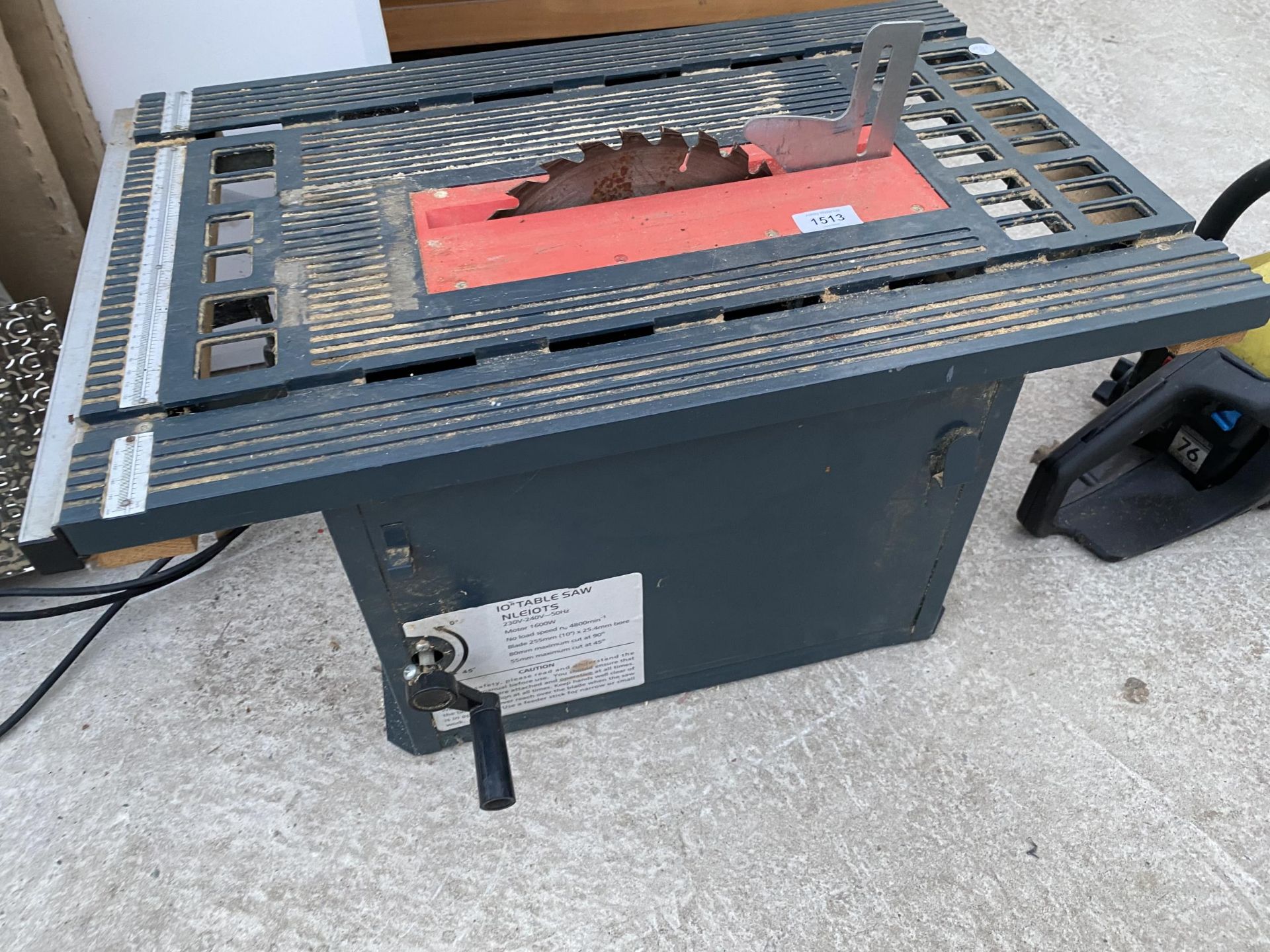 AN ELECTRIC PERFORMANCE TABLE SAW