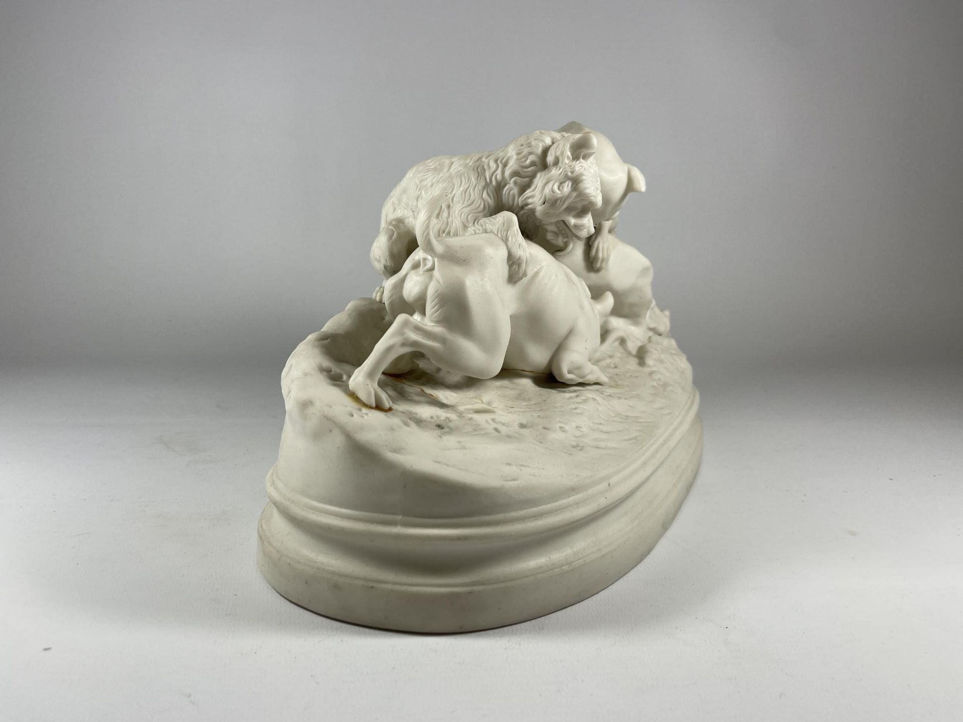 A 19TH CENTURY COPELAND PARIAN WARE FIGURE GROUP OF HUNTING DOGS, (A/F), 32CM LENGTH - Image 3 of 6