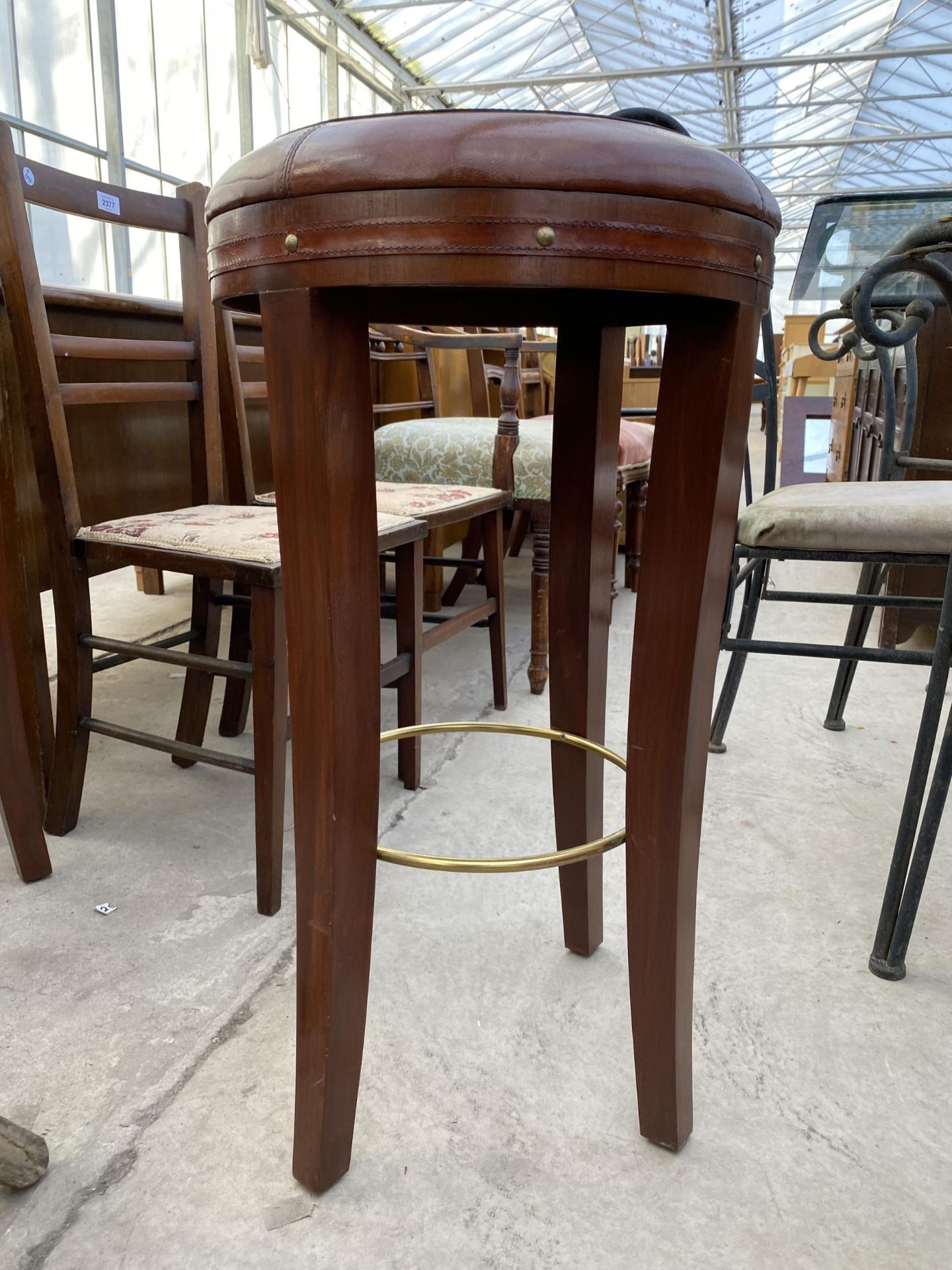 A 'NICKY CORNELL' BAR STOOL WITH LEATHER TOP - Image 3 of 3