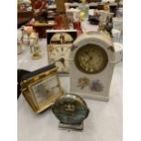 A QUANTITY OF SMALL CLOCKS TO INCLUDE A TRAVELLING ALARM CLOCK, MANTLE CLOCKS, ETC