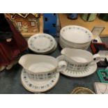 A QUANTITY OF ROYAL DOULTON 'TAPESTRY' DINNERWARE TO INCLUDE SAUCE BOATS AND SAUCERS, PLATES, BOWLS,