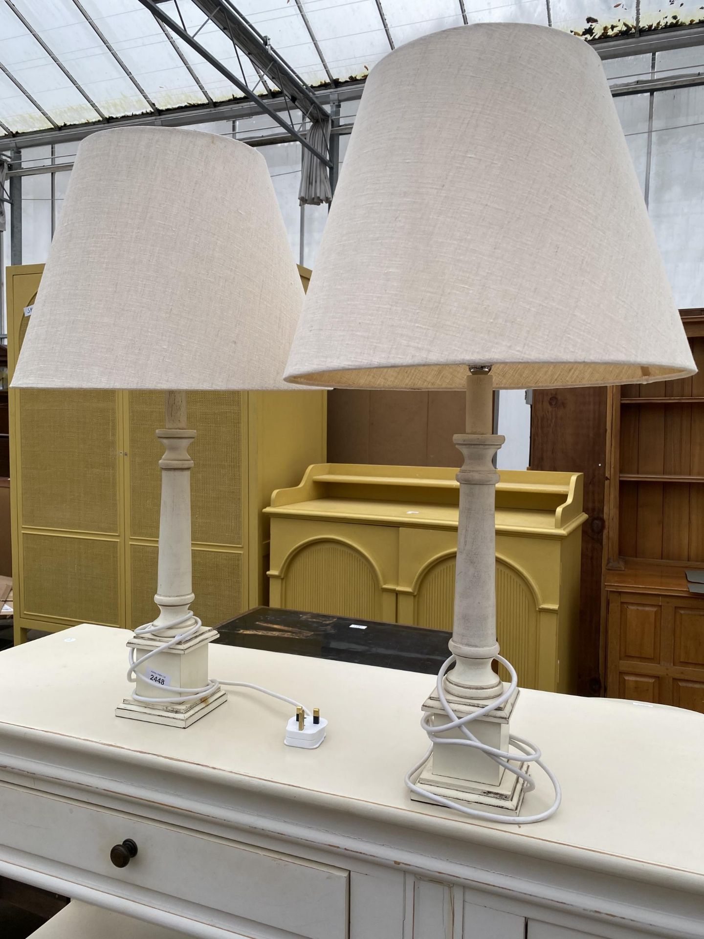A PAIR MODERN PAINTED TABLE LAMPS COMPLETE WITH SHADE, N.B. MATCHING LOT 2447