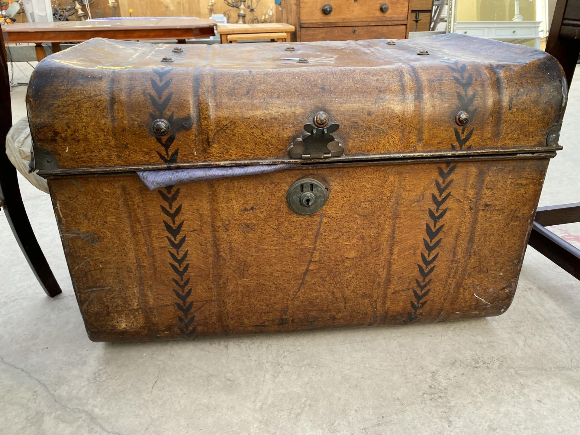 A PAINTED METALWARE TRAVELING TRUNK - Image 2 of 3