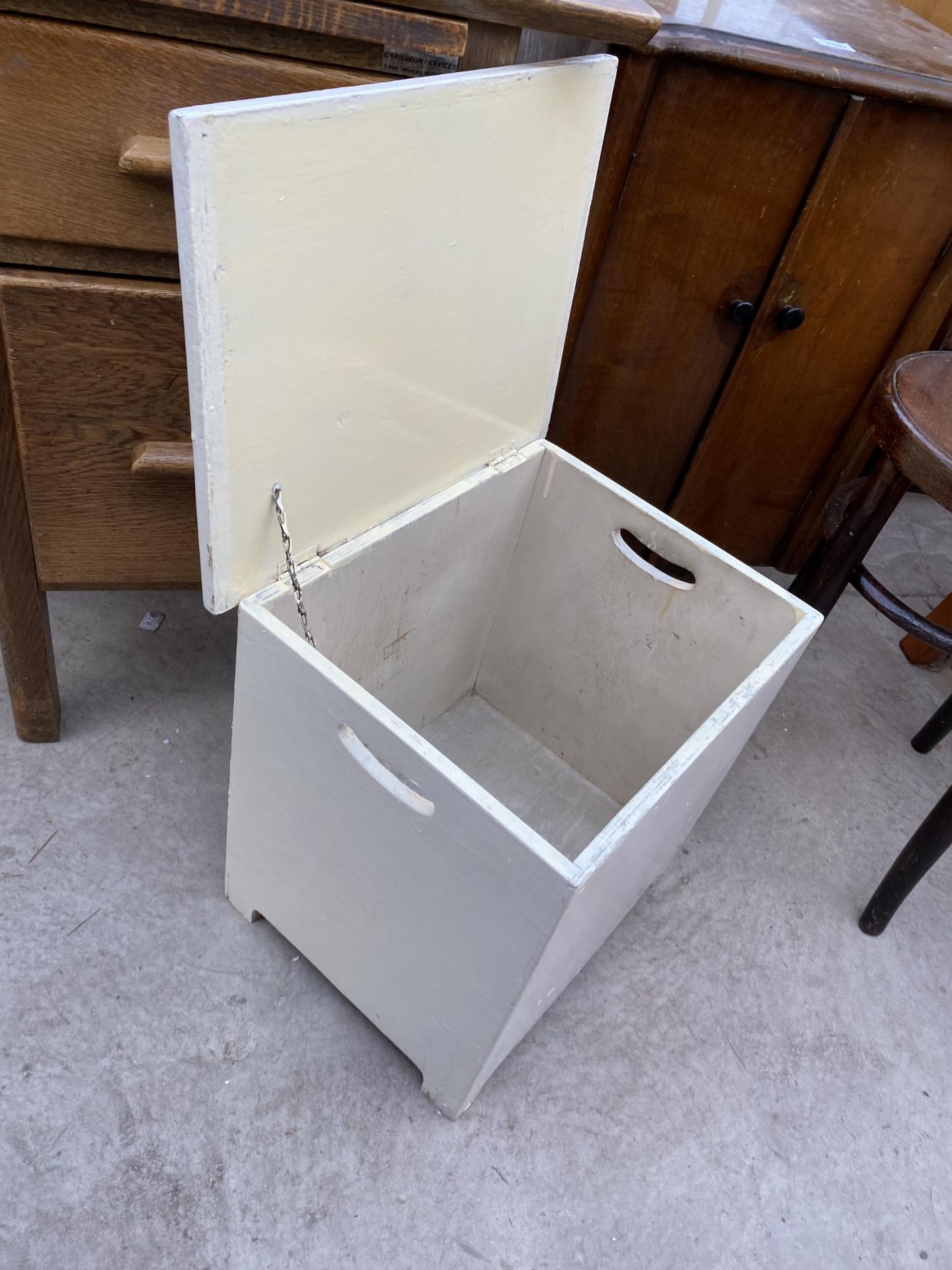 A BENTWOOD CHAIR, BATHROOM BOX AND CABINET - Image 4 of 4