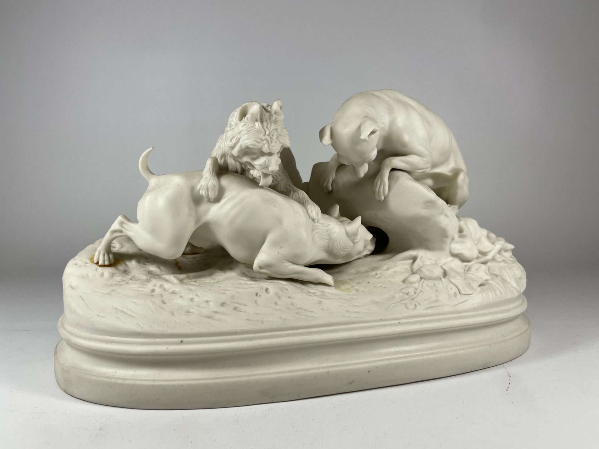 A 19TH CENTURY COPELAND PARIAN WARE FIGURE GROUP OF HUNTING DOGS, (A/F), 32CM LENGTH