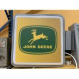 A JOHN DEERE DOUBLE SIDED ILLUMINATED SIGN - WORKING AT TIME OF CATALOGUING WIDTH 40CM, HEIGHT 40CM,