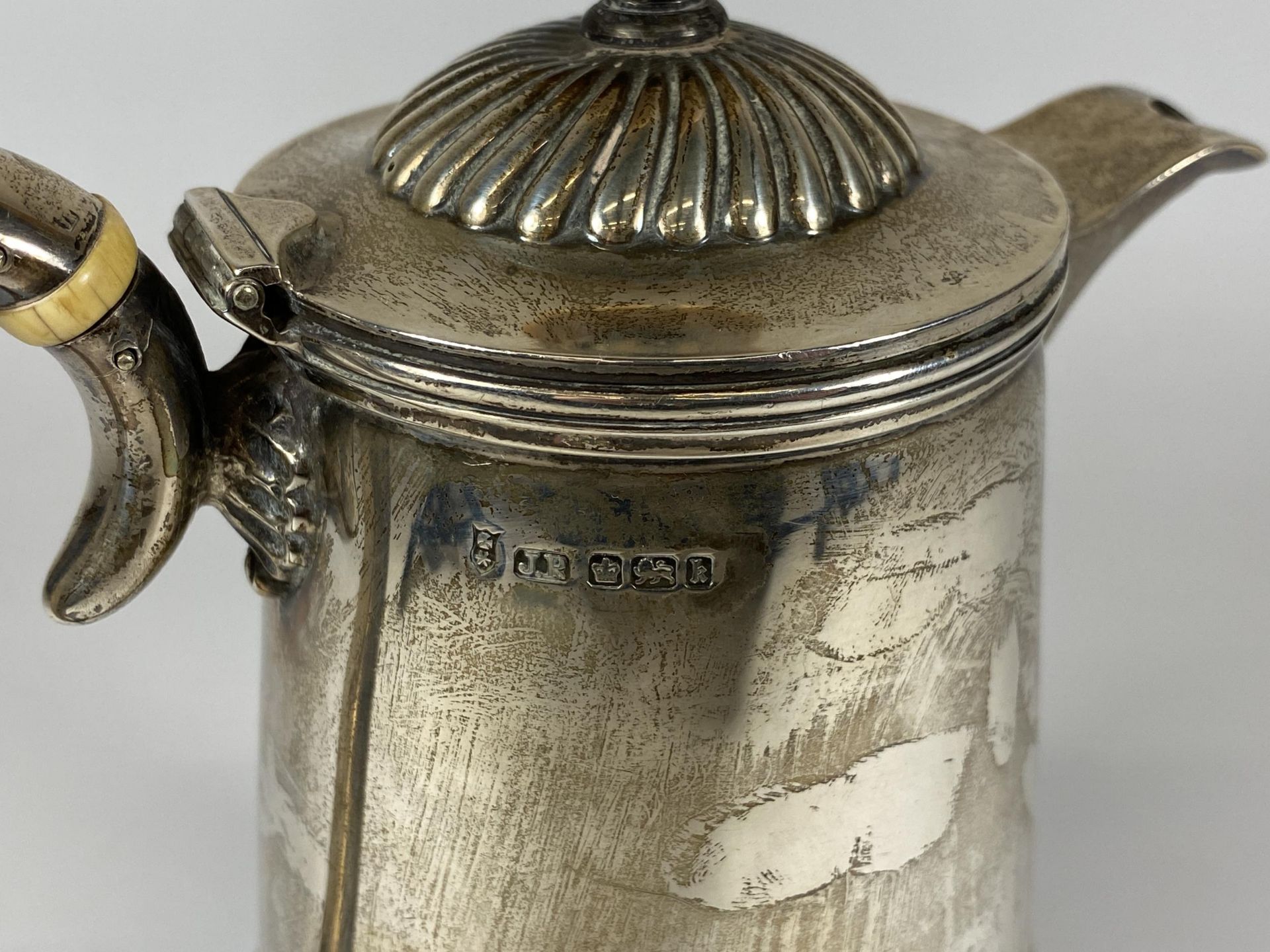 AN EDWARDIAN SILVER FLUTED DESIGN TEAPOT, HALLMARKS FOR SHEFFIELD, 1902, MAKERS JOSEPH ROGERS & - Image 2 of 4