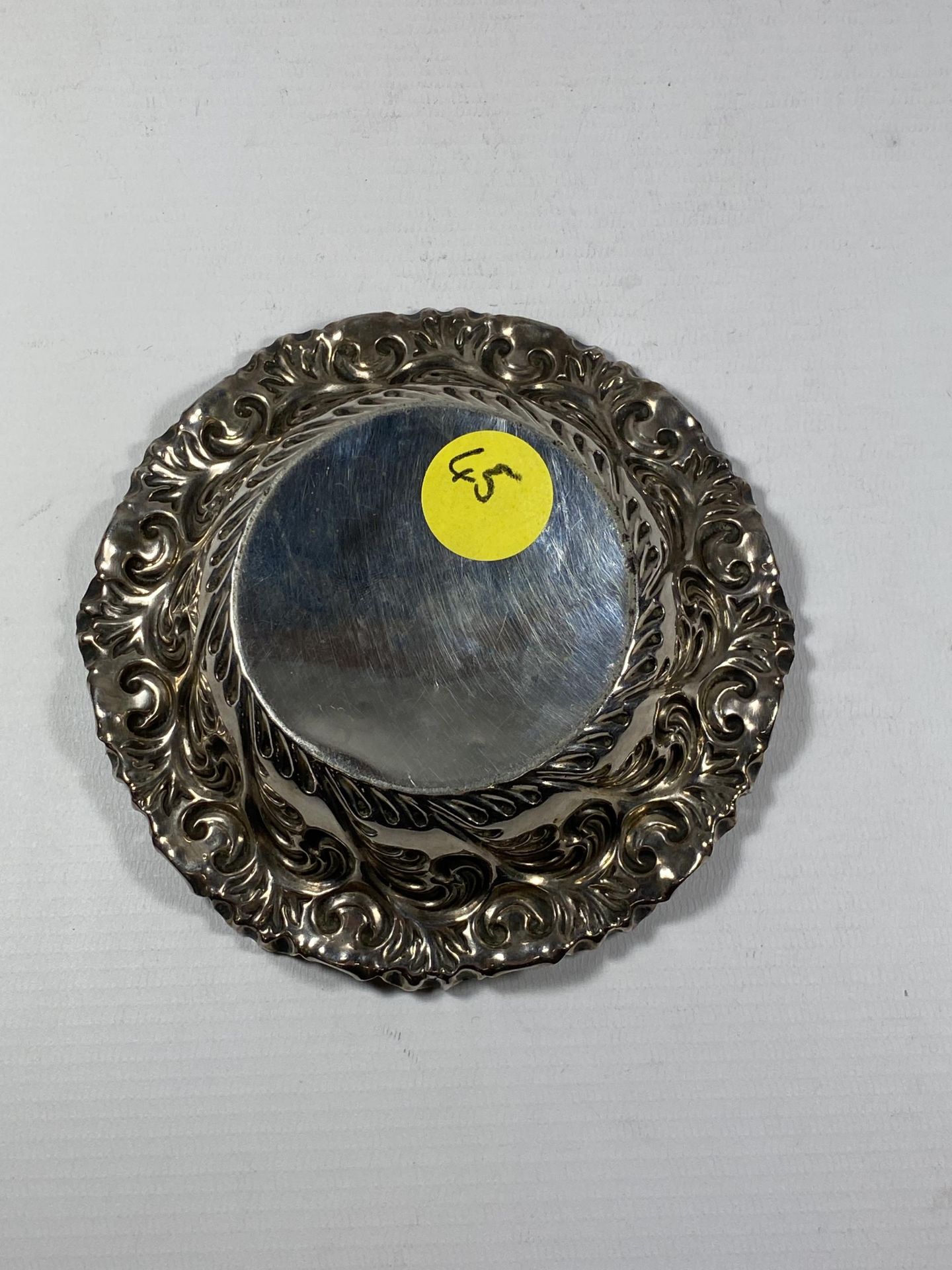 A VICTORIAN SILVER DISH, HALLMARKS FOR LONDON, 1899, MAKERS FENTON BROTHERS LTD, WEIGHT 85G - Image 3 of 3