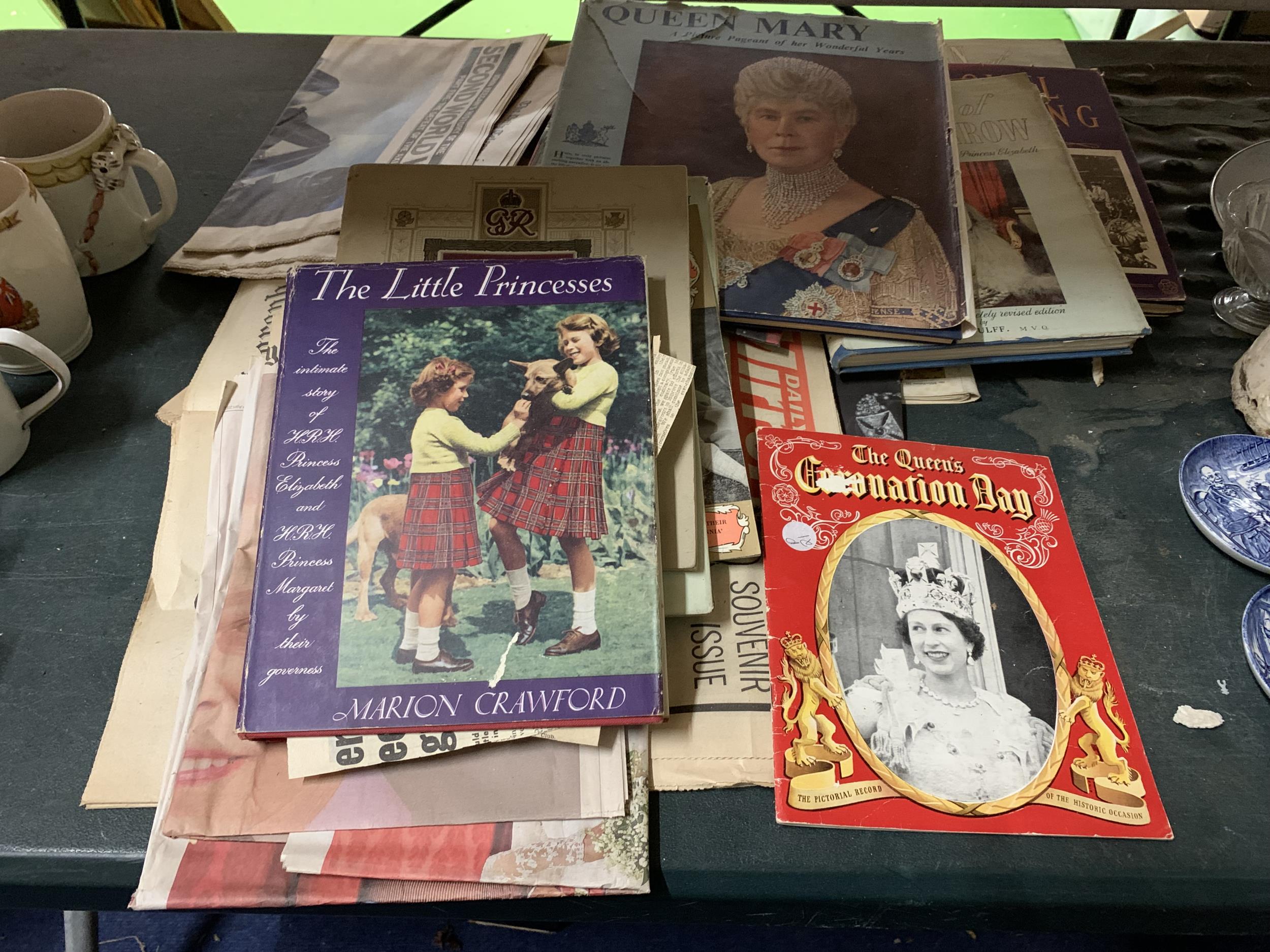 A QUANTITY OF VINTAGE NEWSPAPERS AND BOOKS RELATING TO THE ROYAL
