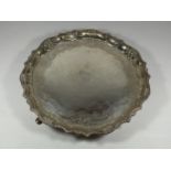 A GEORGE II SILVER SALVER BY DOROTHY MILLS, HALLMARKS FOR LONDON 1753, DIAMETER 33CM, WEIGHT 836G