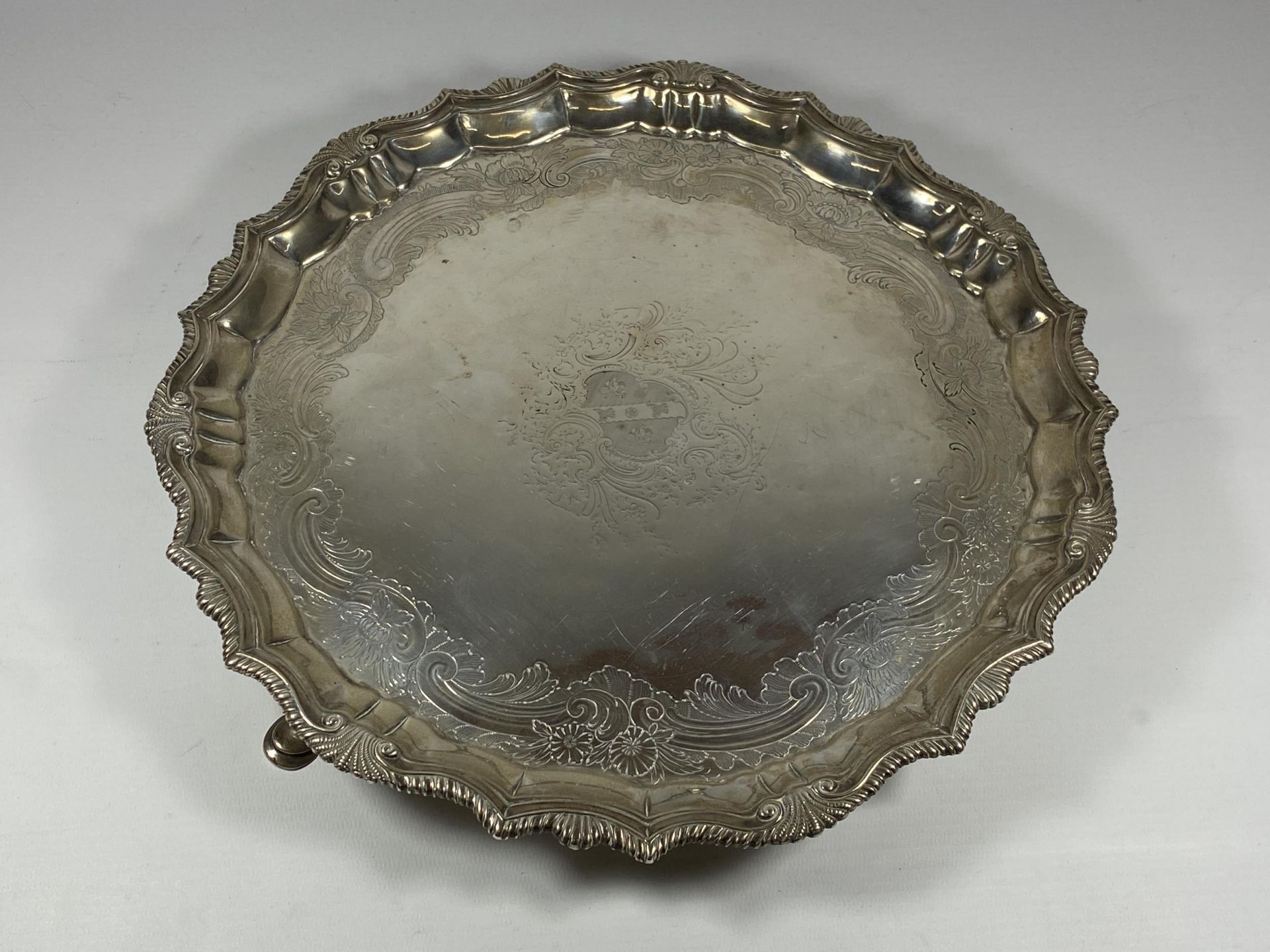 A GEORGE II SILVER SALVER BY DOROTHY MILLS, HALLMARKS FOR LONDON 1753, DIAMETER 33CM, WEIGHT 836G