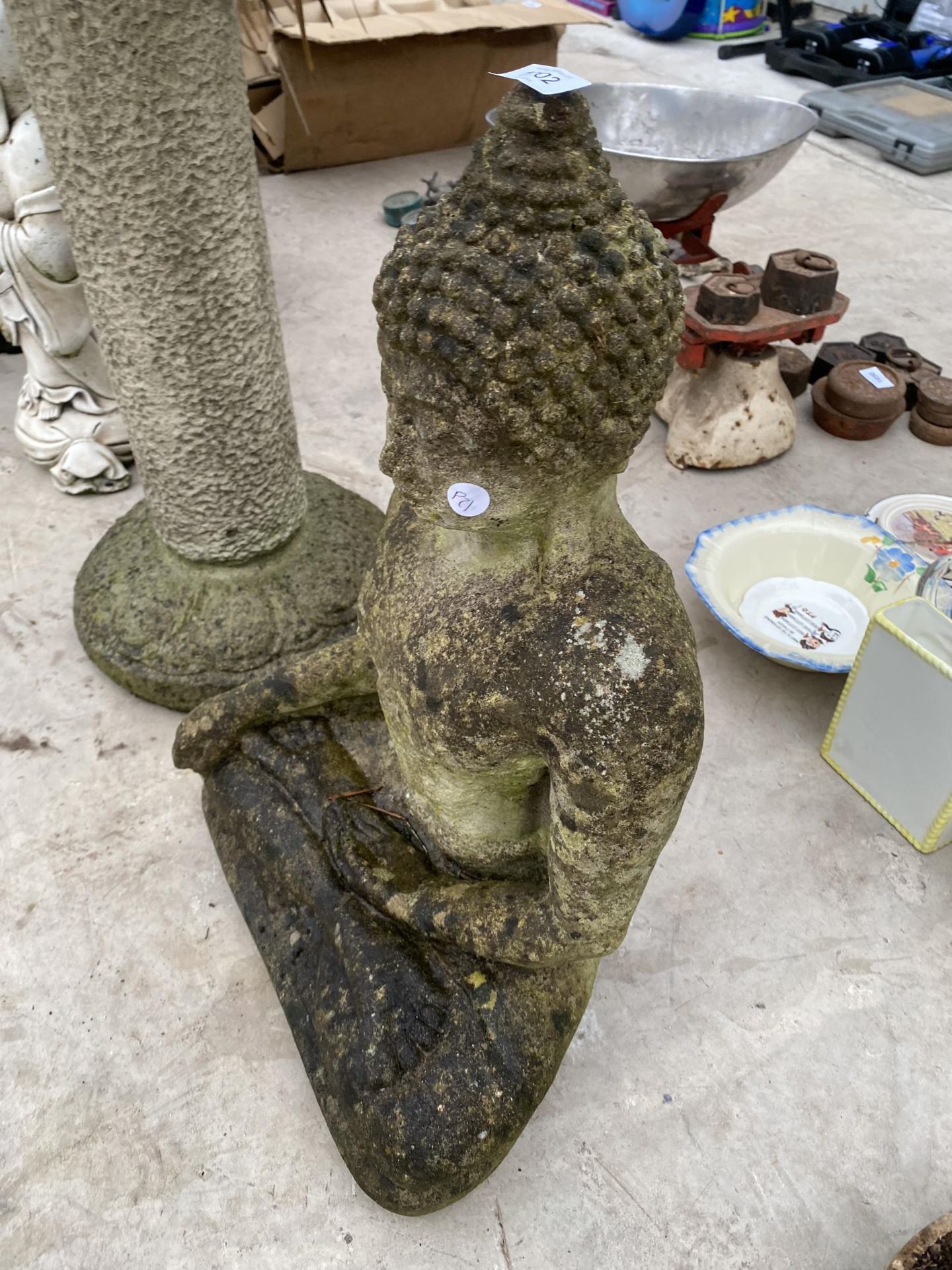 A RECONSITUTED STONE GARDEN FIGURE OF A BUDDAH - Image 2 of 2