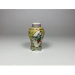 A 19TH CENTURY MINIATURE CHINESE PORCELAIN VASE WITH ENAMEL DESIGN, UNMARKED TO BASE, HEIGHT 8CM