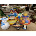 VARIOUS VINTAGE TOYS TO INCLUDE ACTIVITY CENTRES, SPINNING TOPS ETC