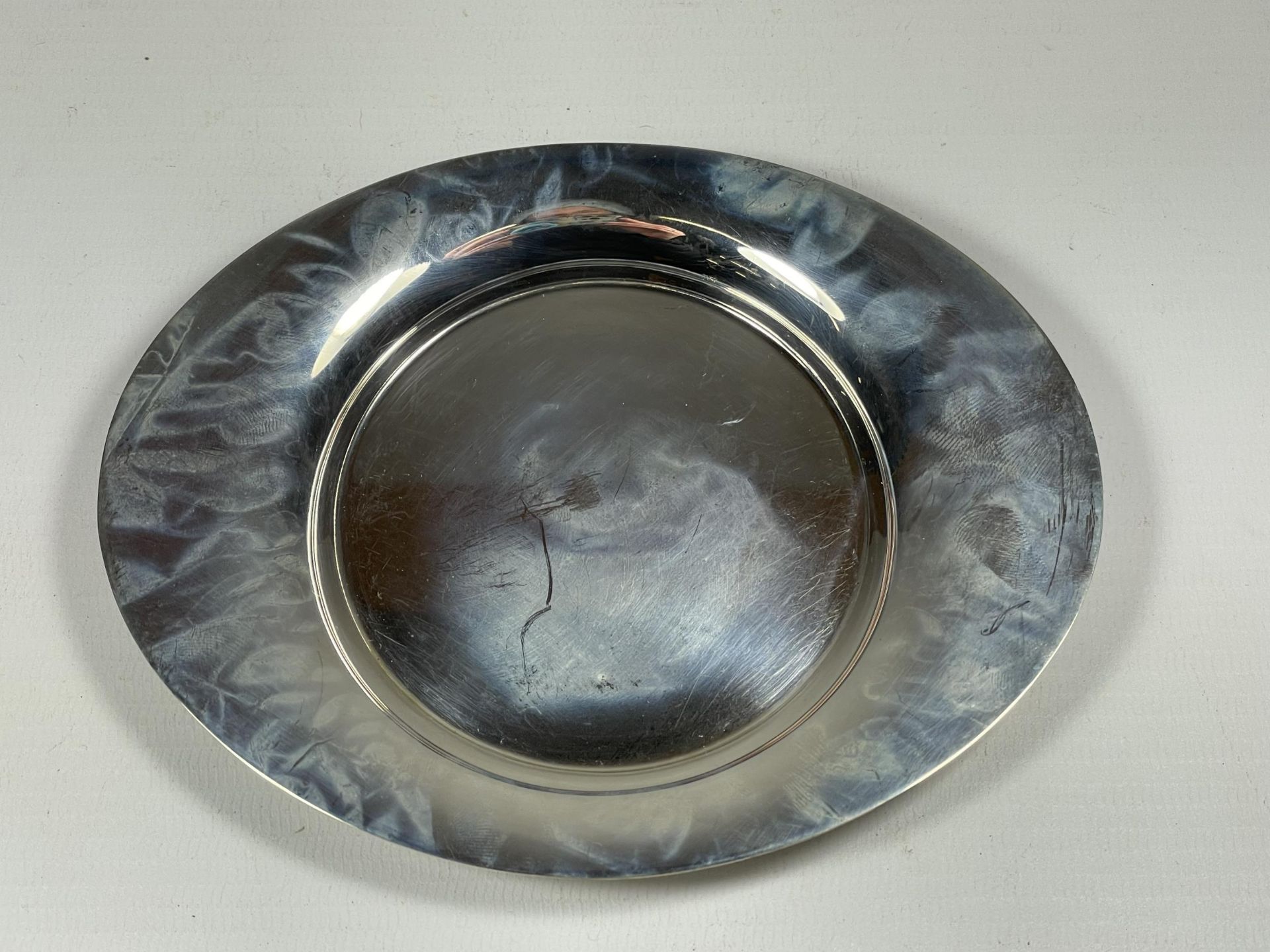 AN ELKINGTON & CO HALLMARKED SILVER ASHTRAY / DISH, BIRMINGHAM, 1960, WEIGHT 97G