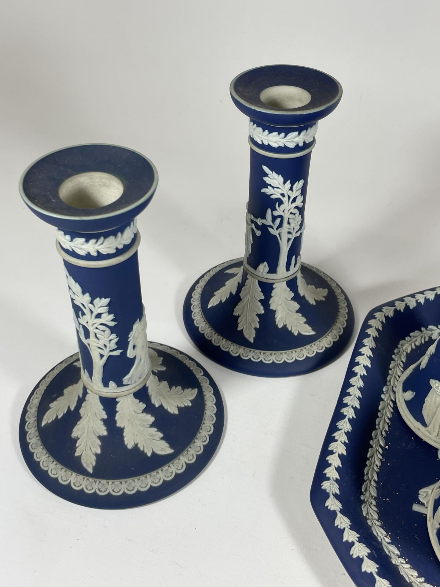 AN ADAMS JASPERWARE POTTERY DRESSING TABLE SET WITH A PAIR OF CANDLESTICKS - Image 2 of 3