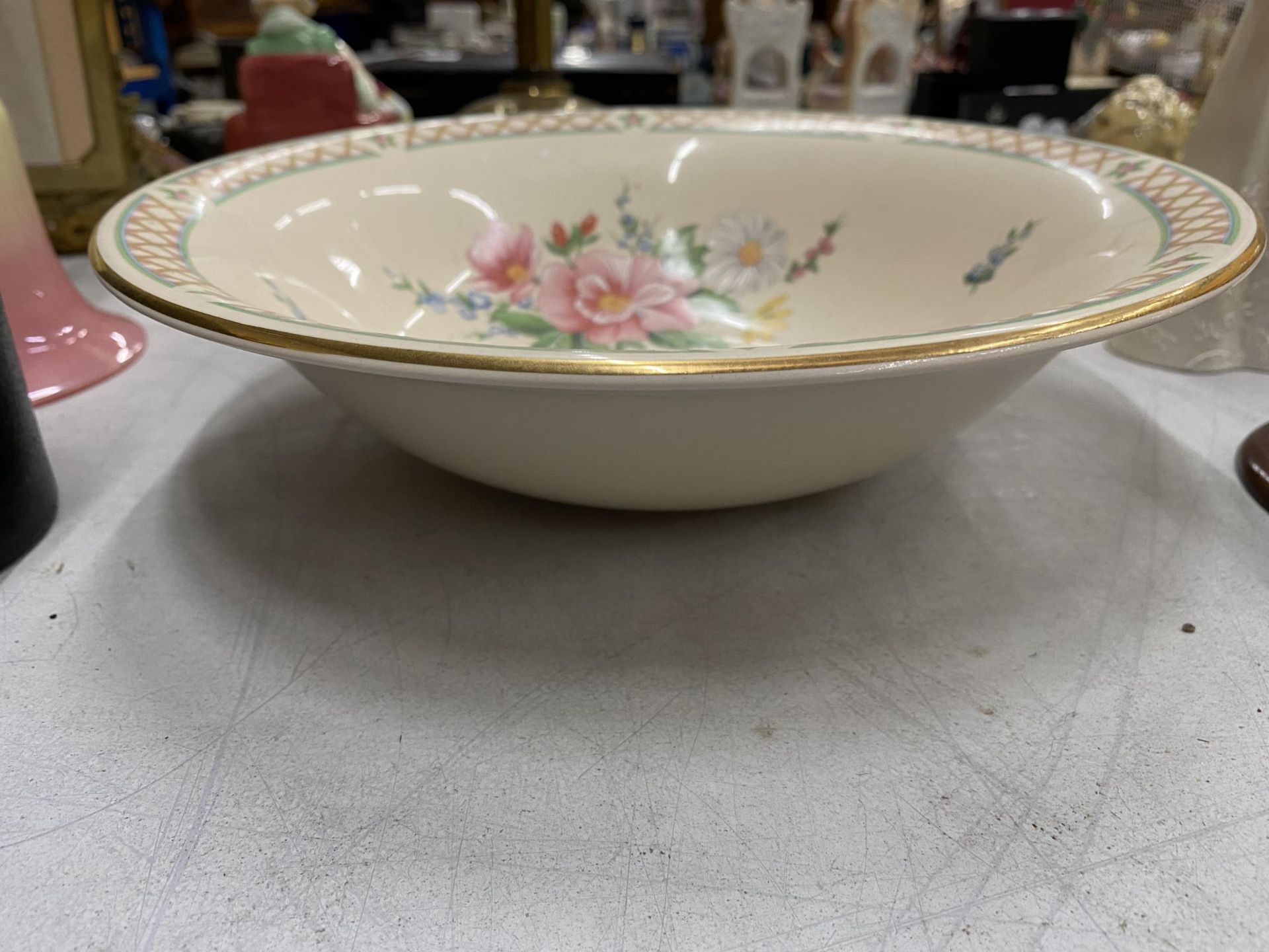 A VINTAGE WADE FLORAL DECORATED BOWL, DIAMETER 26.5CM - Image 2 of 3