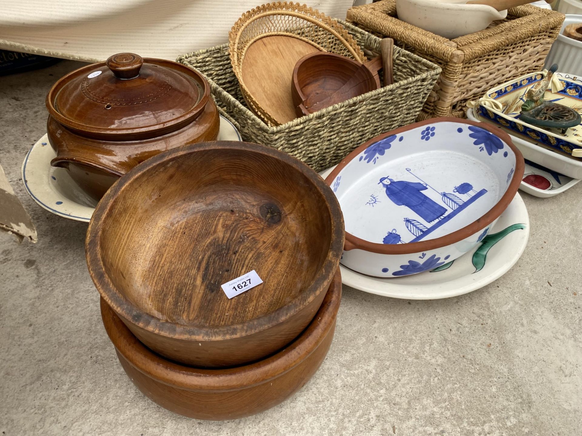 AN ASSORTMENT OF ITEMS TO INCLUDE A LARGE PESTLE AND MORTER, WICKER BASKETS AND TUREENS ETC - Image 2 of 7