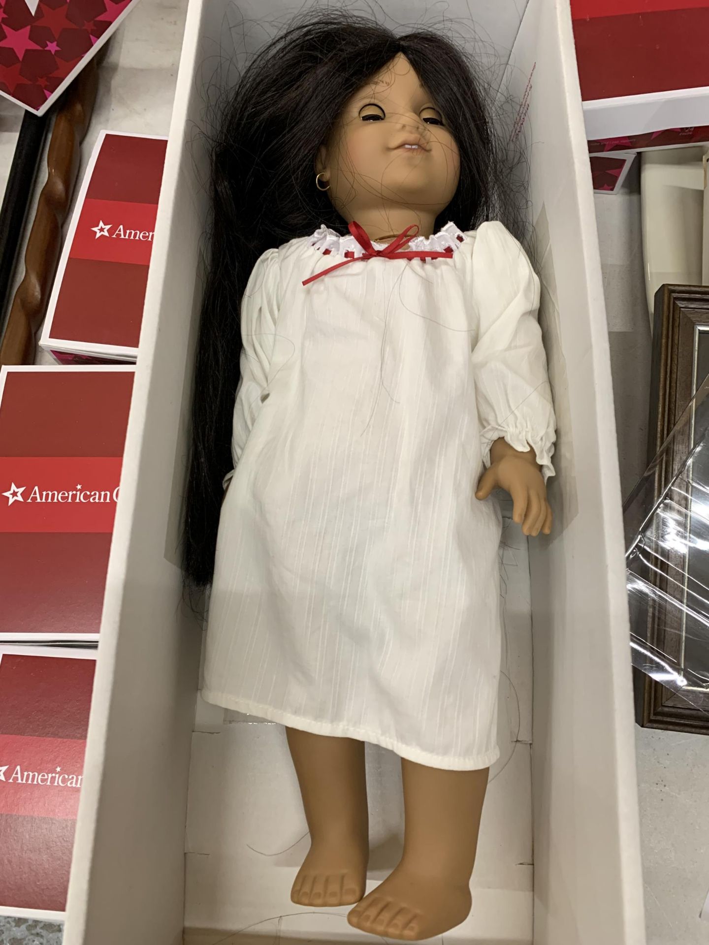 AN 'AMERICAN GIRL' DOLL WITH LOTS OF ACCESSORIES - Image 2 of 5