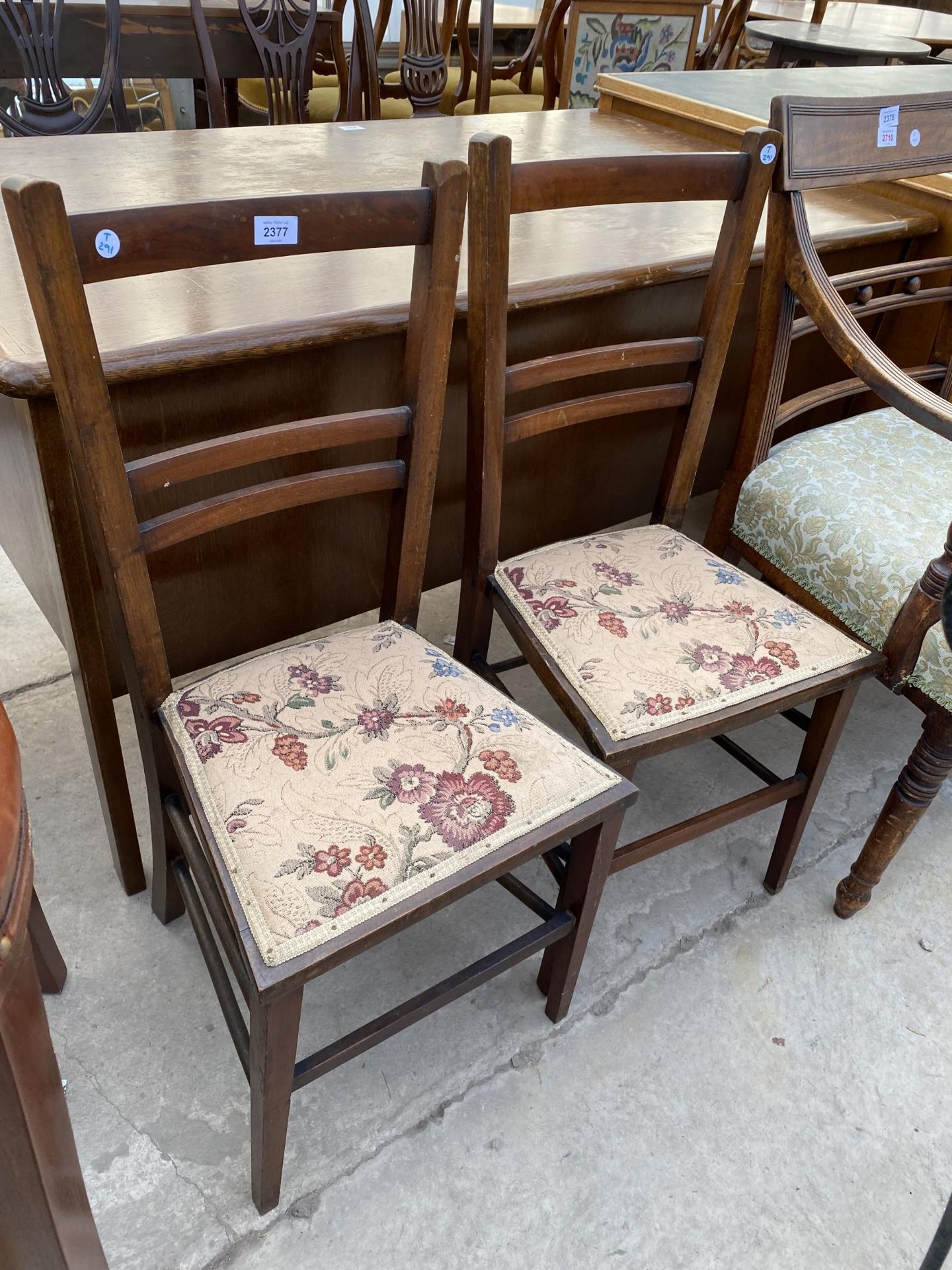 A PAIR OF EDWARDIAN BEDROOM CHAIRS