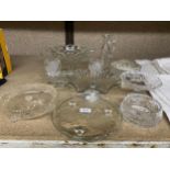 A MIXED GROUP OF VINTAGE GLASSWARE, CUT GLASS ETC