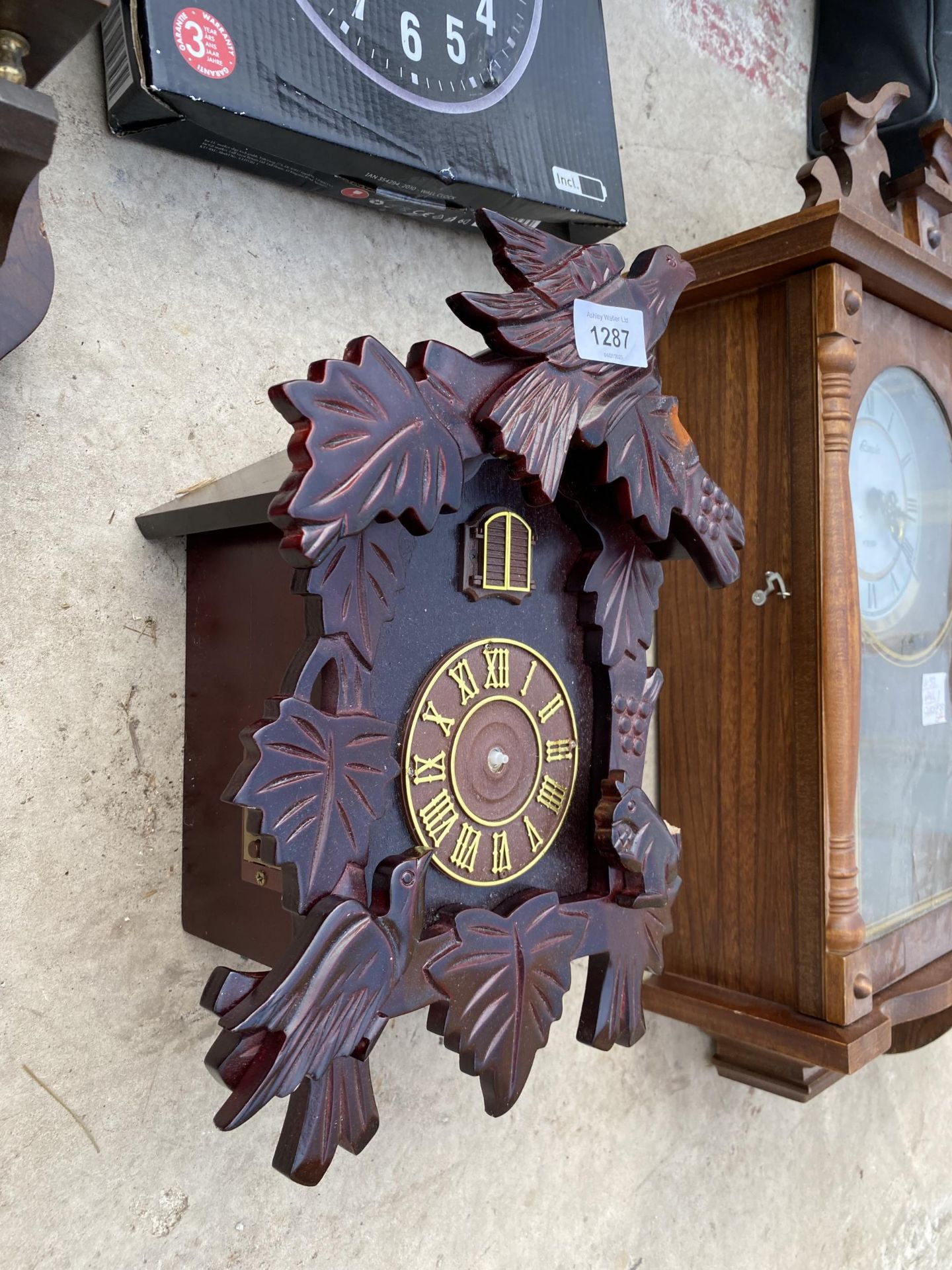 FOUR WALL CLOCKS TO INCLUDE THREE CUCKOO STYLE CLOCKS - Image 4 of 4