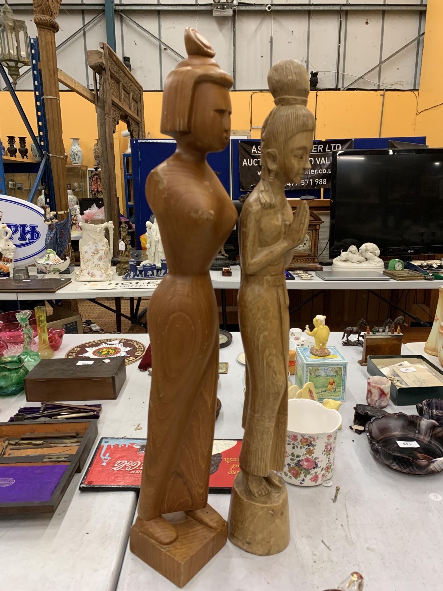 TWO HAND CARVED ORIENTAL STYLE FIGURES OF LADIES HEIGHT 64CM AND 67CM - Image 2 of 2