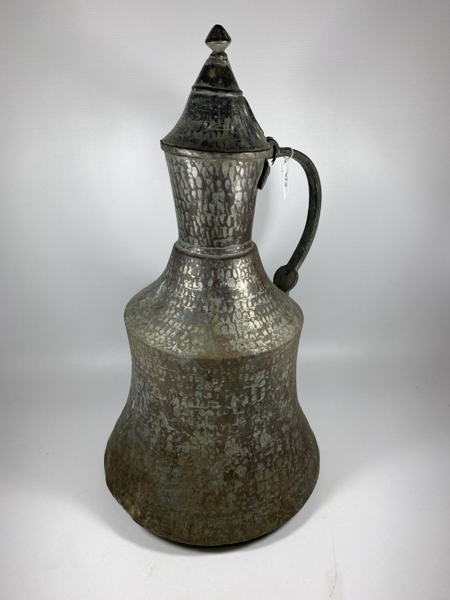 A LARGE LATE 19TH / EARLY 20TH CENTURY MIDDLE EASTERN COPPER WATER VESSEL, HEIGHT 50CM