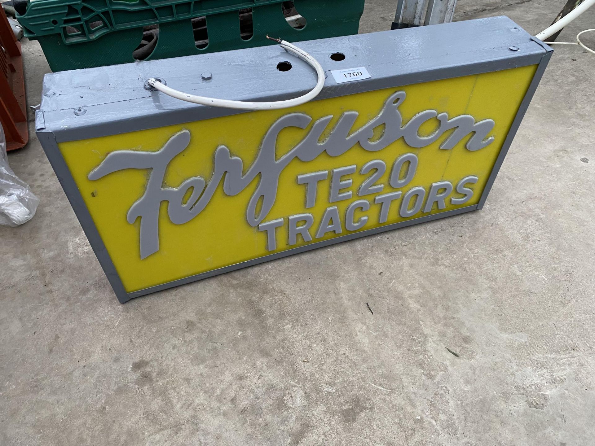 A FERGUSON TE20 TRACTORS ILLUMINATED BOX SIGN