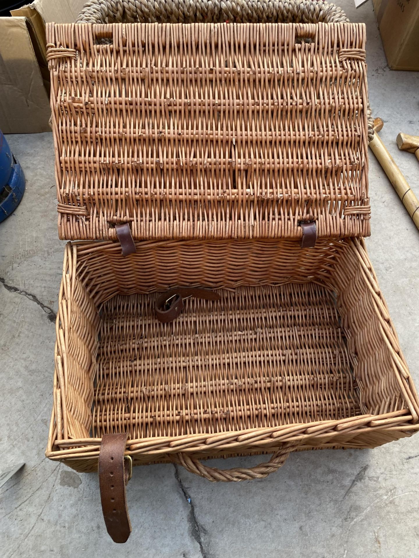 A WICKER PICNIC BASKET AND A FURTHER WICKER EFFECT LOG BASKET - Image 3 of 5