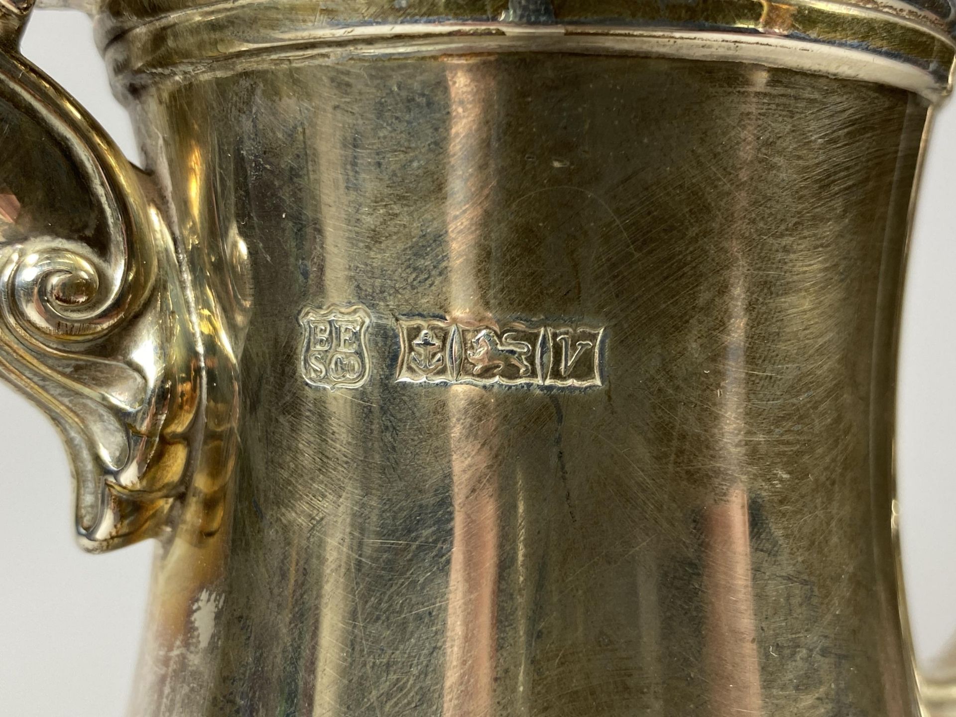 A SILVER GEORGIAN STYLE TEAPOT, HALLMARKS FOR BIRMINGHAM 1970, MAKER BARKER ELLIS SILVER CO, - Image 2 of 4