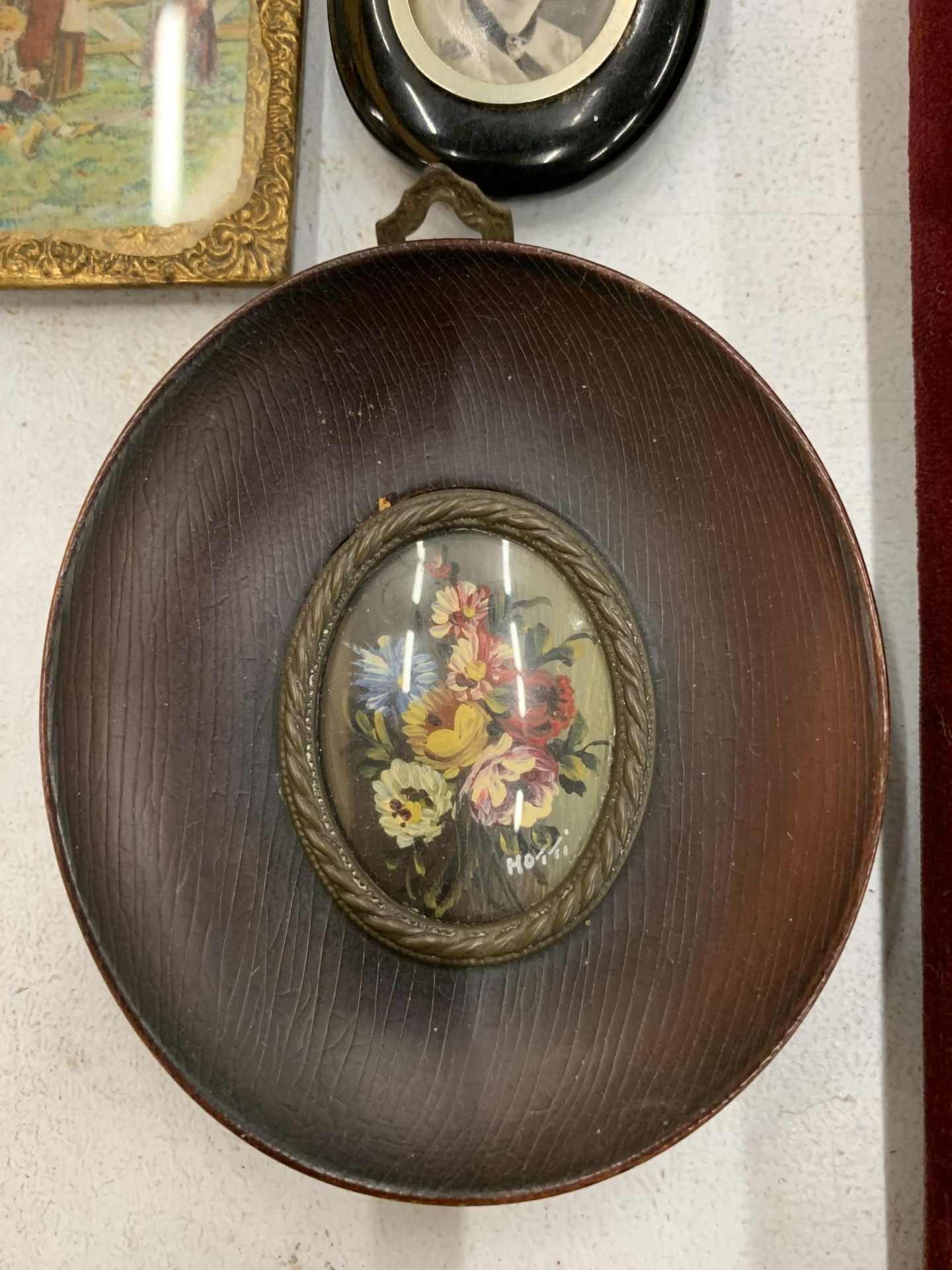 TWO PRATTWARE POT LIDS IN ROUND MAHOGANY FRAMES, IMPRESSED ON THE BACK WITH W. W. SMITH, PLUS A - Image 4 of 4