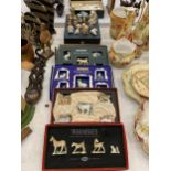 A QUANTITY OF VINTAGE WADE WHIMSIES IN ORIGINAL BOXES TO INCLUDE 'POLAR SET', HORSES, FARM ANIMALS