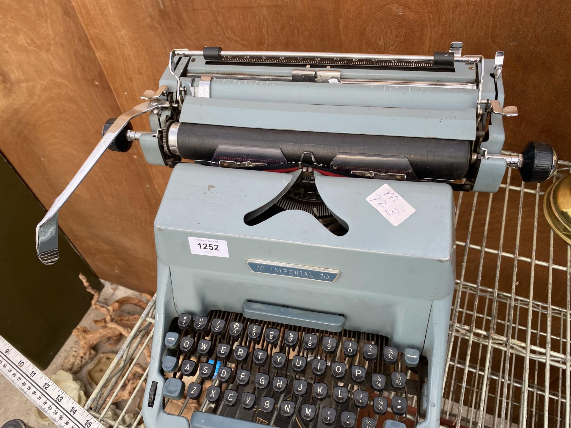 A VINTAGE AND RETRO IMPERIAL 70 TYPE WRITER - Image 3 of 4