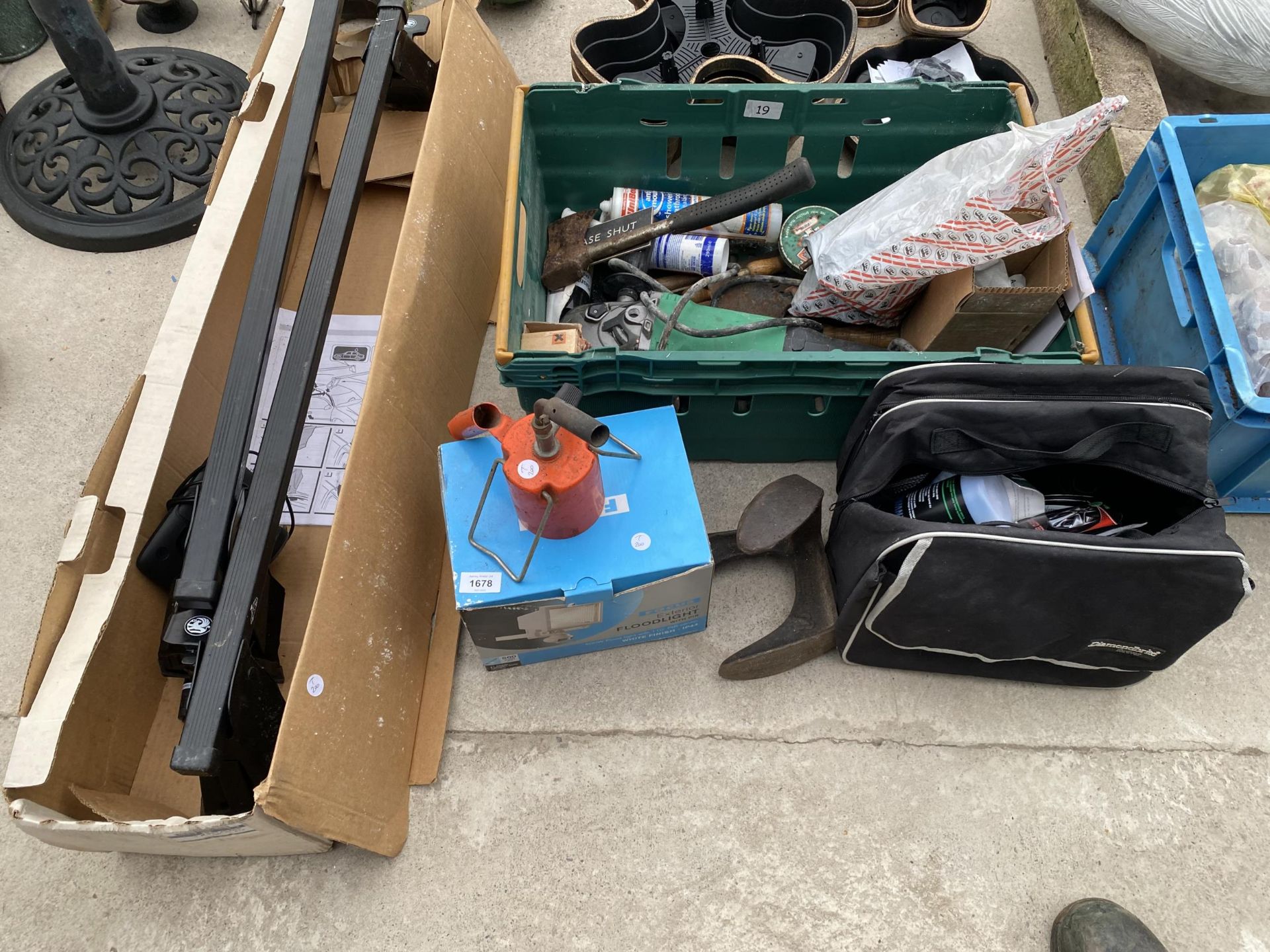 AN ASSORTMENT OF ITEMS TO INCLUDE AN ANGLE GRINDER, ROOF BARS AND AN AXE ETC