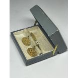 A PAIR OF 9 CARAT GOLD BIRMINGHAM 1900 CUFFLINKS GROSS WEIGHT 4.97 GRAMS IN A PRESENTATION BOX