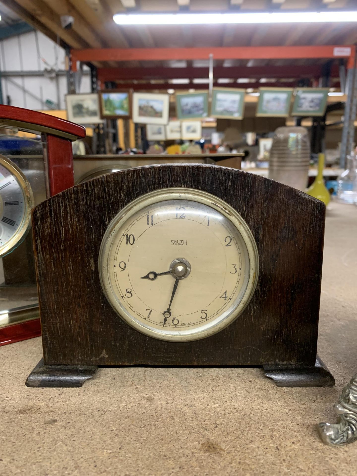 FIVE VINTAGE MANTLE CLOCKS TO INCLUDE A MAHOGANY CASED SMITHS - Bild 3 aus 4