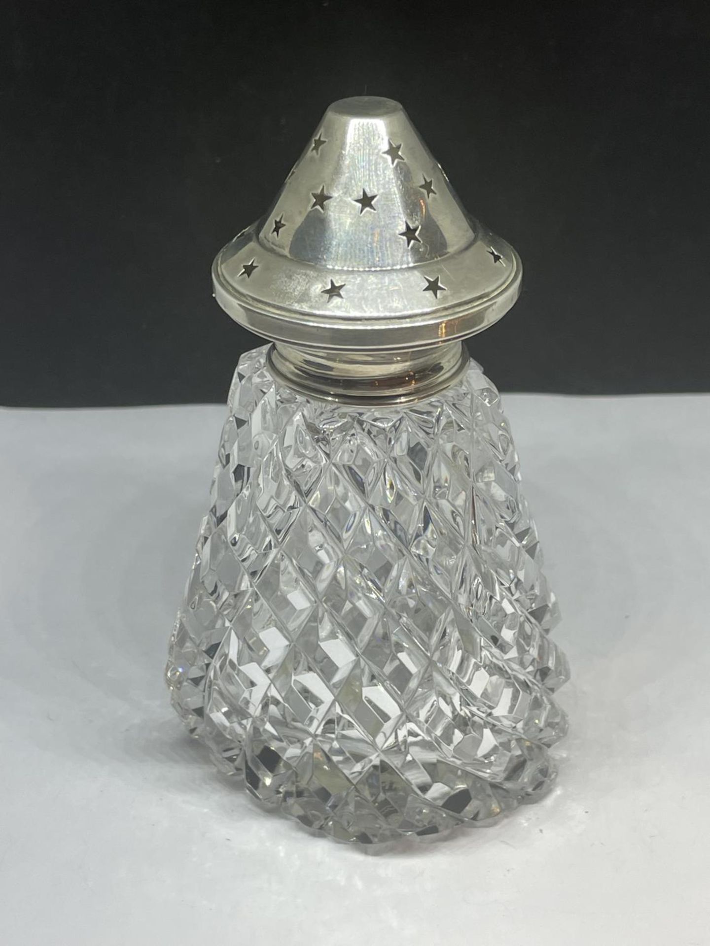 A CUT GLASS AND HALLMARKED BIRMINGHAM SILVER TOPPED SIFTER - Image 2 of 4