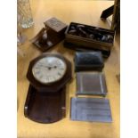A QUANTITY OF ITEMS TO INCLUDE VINTAGE PIPES, A NOVELTY 'BIRD' CIGARETTE BOX, SILVER PLATED
