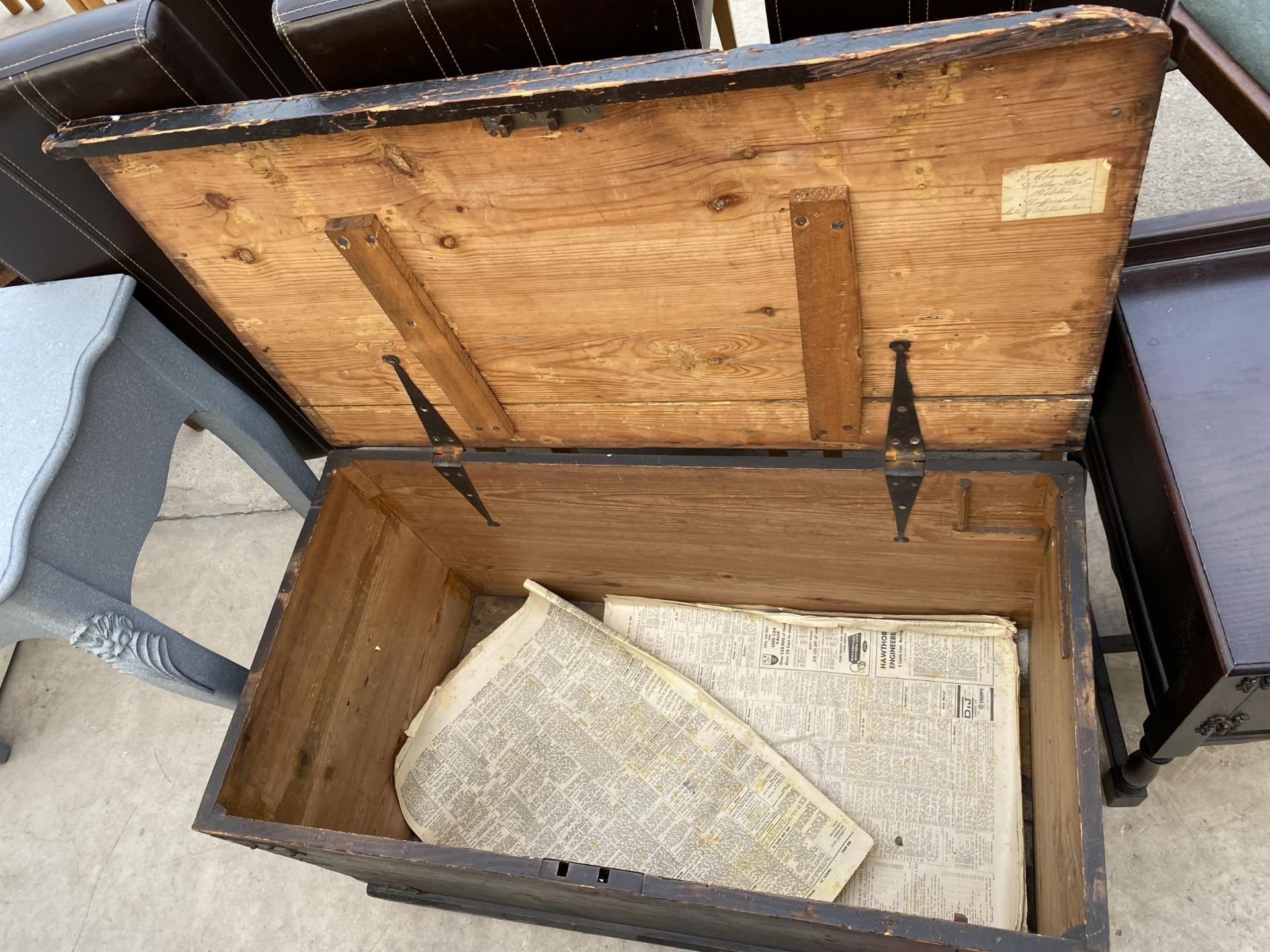 A VICTORIAN PINE BLANKET CHEST, 36" WIDE - Image 3 of 4