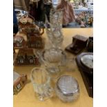 A QUANTITY OF VINTAGE GLASSWARE TO INCLUDE A VASE, JUG, DECANTER, FIGURINE, FOOTED BOWL, ROSE