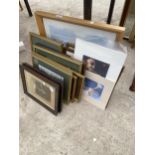 AN ASSORTMENT OF FRAMED PRINTS AND PICTURES